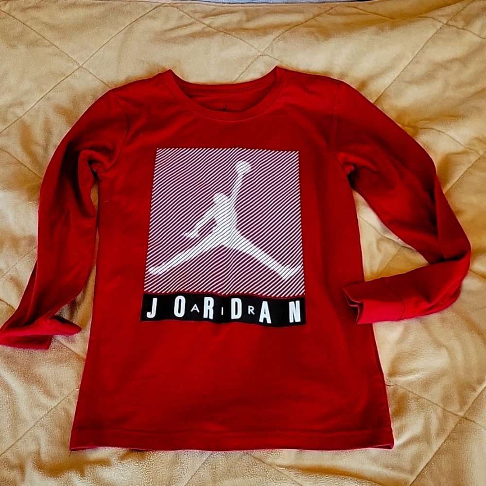 Jordan boy's shirt,new,sz M